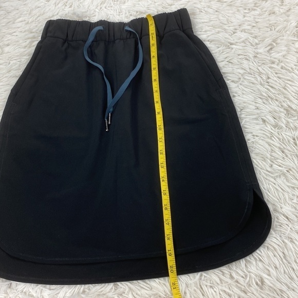 Lululemon On The Fly Skirt *21" Black - Picture 3 of 6